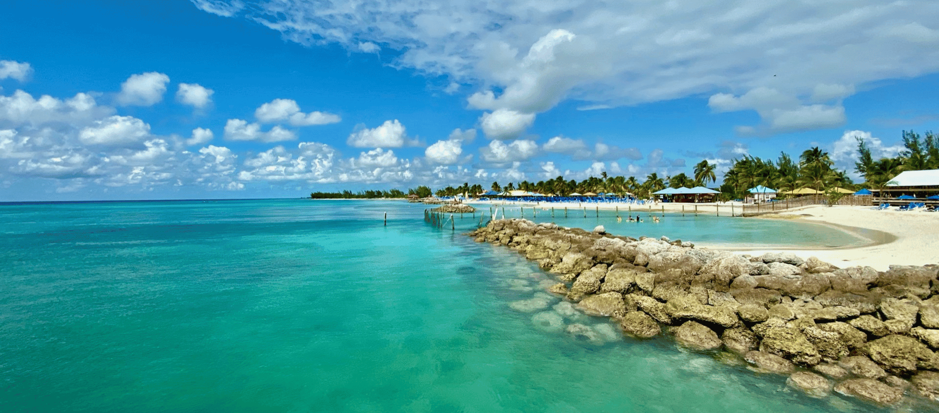 White sand beach and clear blue water in the Bahamas